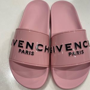 COPY - Givenchy slides